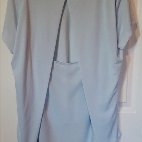 NWT Under Armour short sleeve tee - Picture 4 of 6